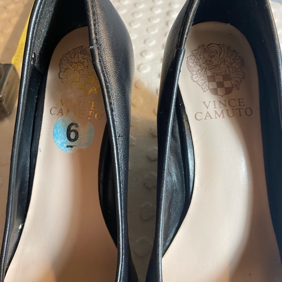 VINCE CAMUTO Black Wedge with Bow Toe - Picture 13 of 16